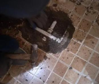 云浮市卫生间漏水维修公司为您分享下卫生间渗水如何处理及注意事项